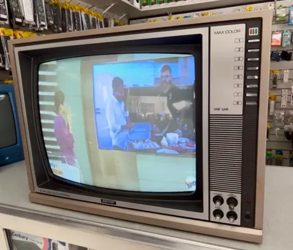 TV Antiga de Tubo Semp Max Color Anos 80 - Raridade Retrô