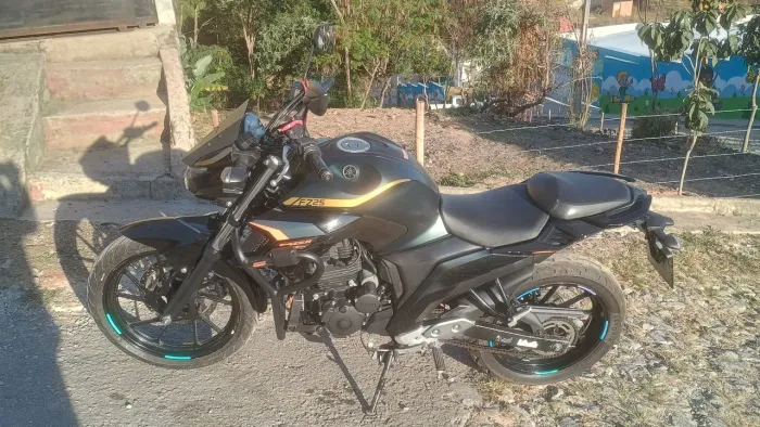 FZ25 funcionando