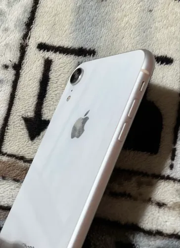 Vendo iphone xr conservado 64 giga.