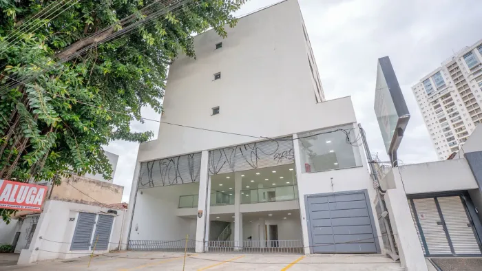 Prédio comercial para locação com 1.375 m² e estrutura completa para grandes operações
