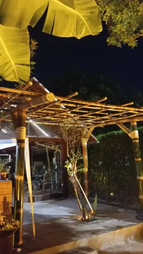 Pergolado de bambu