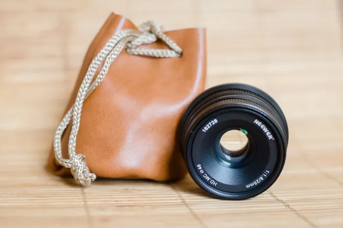 Lente Neewer para Fuji 25mm -1.8