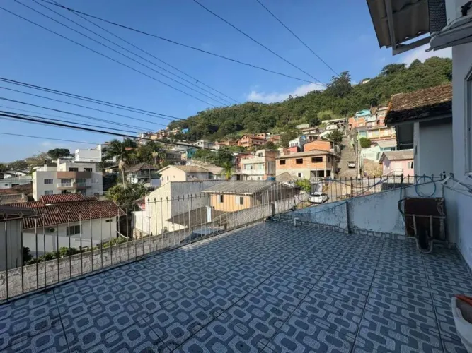 Casa para Venda em Florianópolis, Agronômica, 2 dormitórios, 1 banheiro, 1 vaga