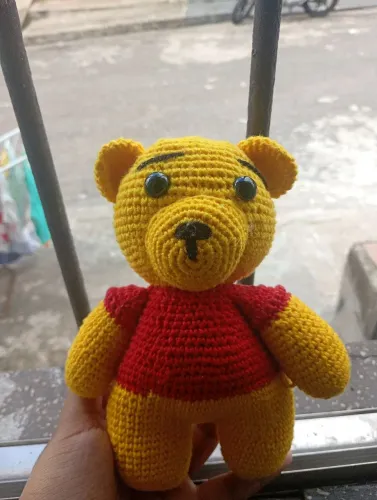  ESTOU VENDENDO ESSE LINDO AMIGURUMI DO URSINHO POOH