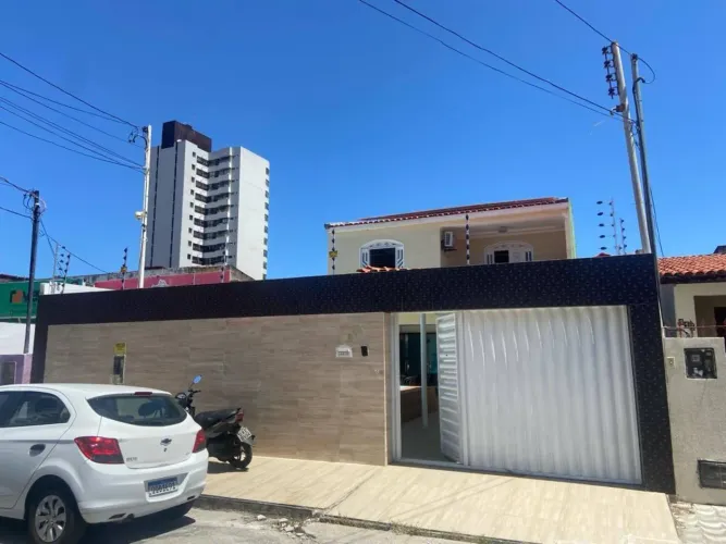 Casa Ampla na 13 de Julho  Oportunidade Única!