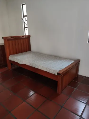 cama de solteiro usada bom estado