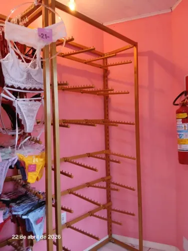 Arara grande para roupa loja