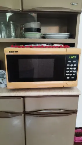 Microondas antigo (vintage? Kkk) 220v , funcionando tudo perfeitamente