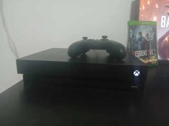 Xbox One X 1TB 4K Nativo - Com Controle Original e Cabos - Excelente Estado