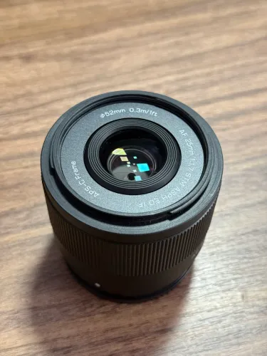 Vende-se lente Viltrox 25mm 1.7