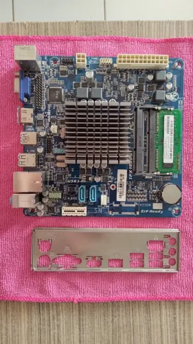 Kit Placa Mãe PCWare IPX1800G1 + Celeron J1800 + 4GB RAM DDR3 + Espelho