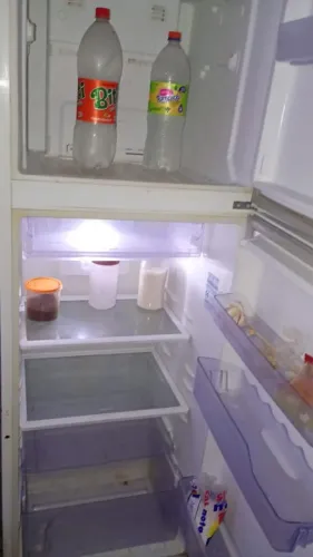 Vendo uma geladeira