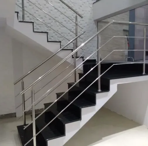 ? Corrimão de Inox para Escadas Solicite seu orçamento agora!