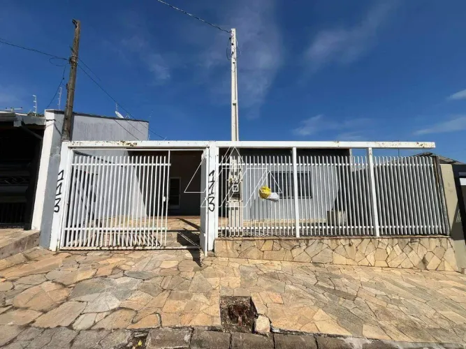 Casa com Edícula no Jardim dos Lírios Espaço e Versatilidade