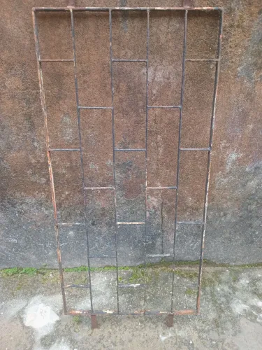 Pega ladrão de janela de banheiro