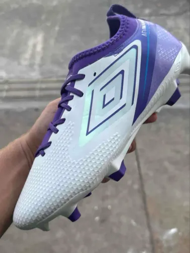 chuteira umbro