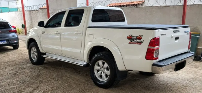 Toyota Hilux CD SRV D4-d 4X4 3.0 TDI Diesel AUT 2015