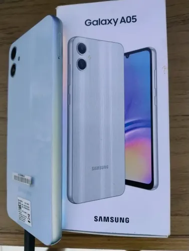 Vende-se celular Samsung A05 seme novo