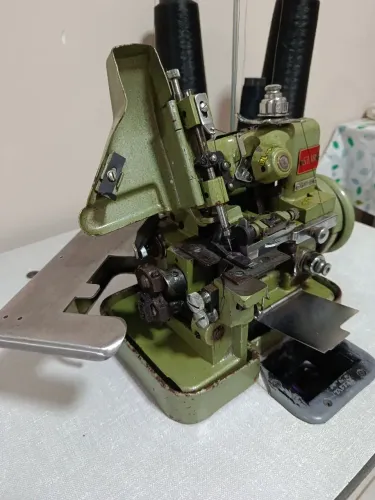 Overloque e acessórios linhas e roupa pra começar o seu negócio 