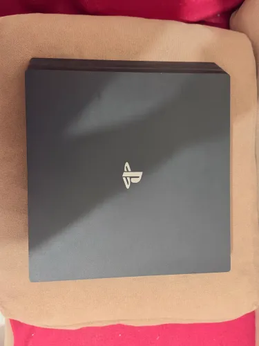 Vendo ps4 pro (2018) versão atualizada