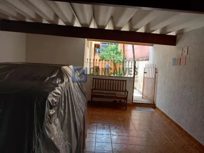 Casa à venda em Piraporinha (Diadema)  2 quartos, 2 vagas e 112,74 m²