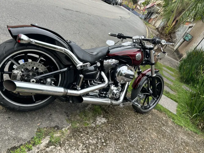 Vendo linda Harley Davidson Breakout