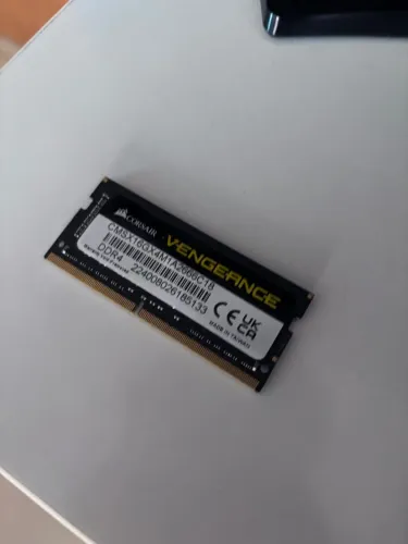 Memória RAM 16gb Corsair Vengeance DDR4 p/ notebook; seminova.