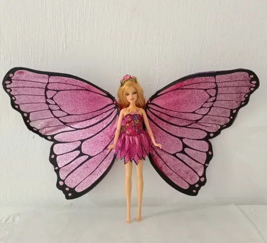 Barbie Butterfly Mattel - 2008. Usada, com avaria (desgaste no pescoço)
