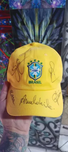 Boné Nike original autografado na Granja Comary
