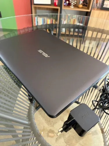 Notebook Asus Intel Celeron 4GB de RAM - Usado