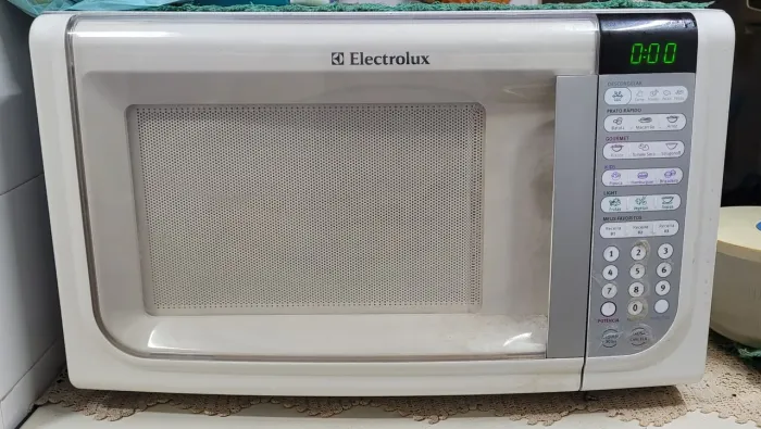 Micro ondas Electrolux médio