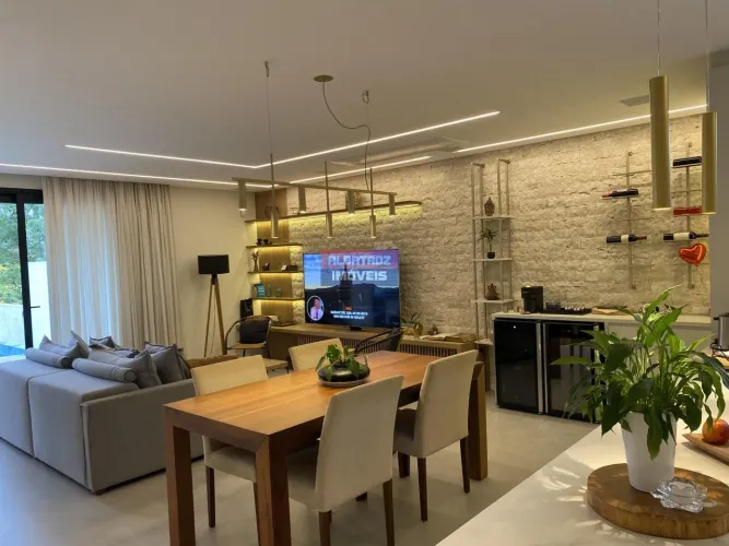Casa Geminada para Venda em Florianópolis, Córrego Grande, 3 dormitórios, 3 suítes, 4 banh