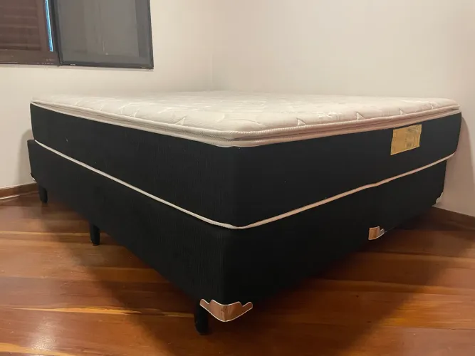 Cama queen nova 