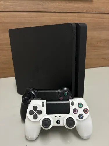 PlayStation 4 Slim - 1TB