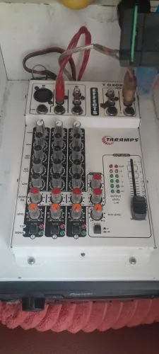 Vendo mesinha de som Taramps três canais funcionando mas tá com ruídos tem que fazer