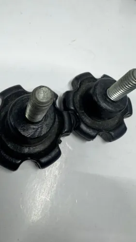 Parafuso para fixação tipo botão iluminação 