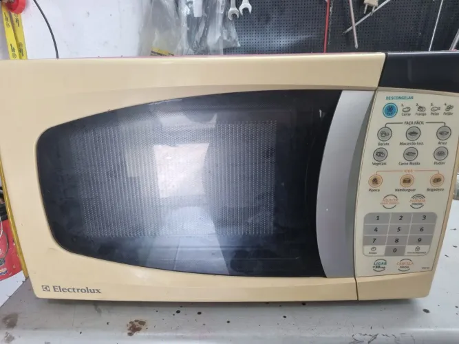 Microondas Eletrolux 20 litros
