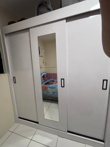 Guarda-roupa 3 portas de correr com espelho