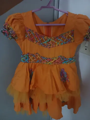 Vestido junino infantil com acessório de cabelo personalizado 