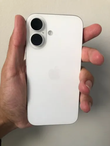 iPhone 16
