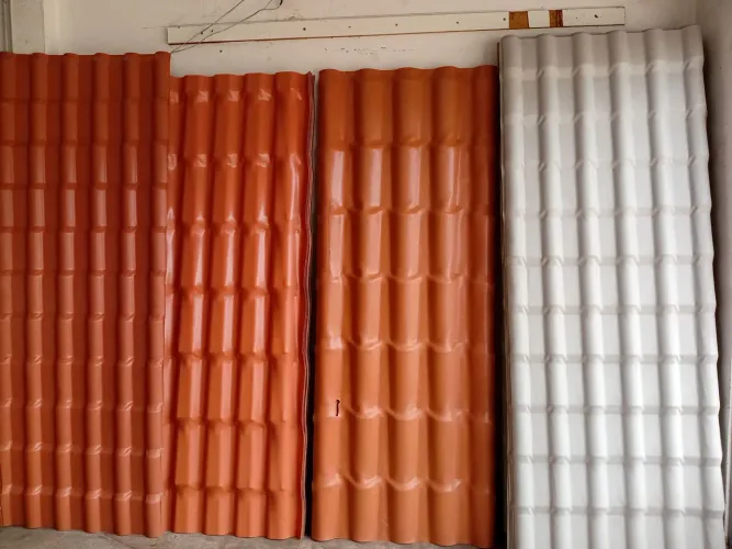 Telha pvc plan cinza e na cor cerâmica com avarias 2.41x.88 $ 45.00