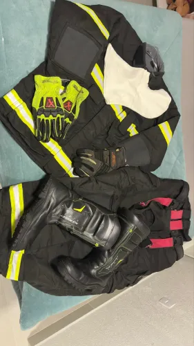 Roupa de combate a incêndio completa