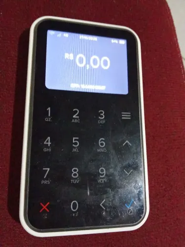 máquina de cartão de crédito e débito.