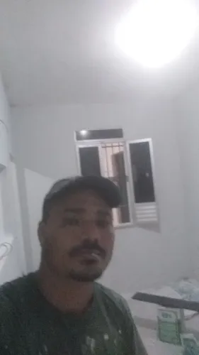 Pintor de caderinha e residência 