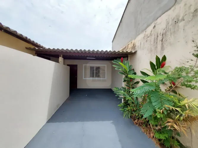 Casa para locação e venda no Bairro Santa Rosa.