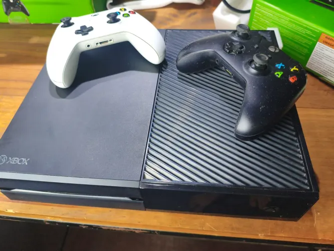Xbox One de 1TB em perfeito estado.