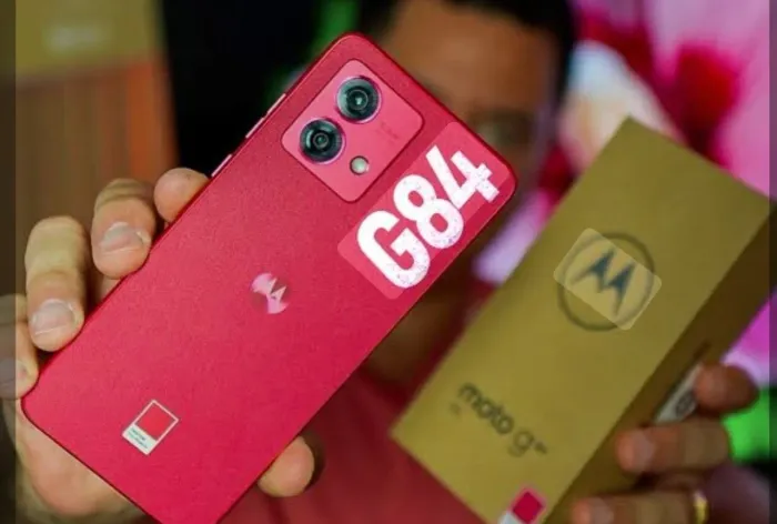 MOTOROLA G84