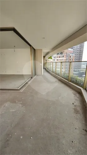 Apartamento com 3 quartos à venda em Moema - SP