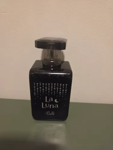 Vende-se perfume nunca usado