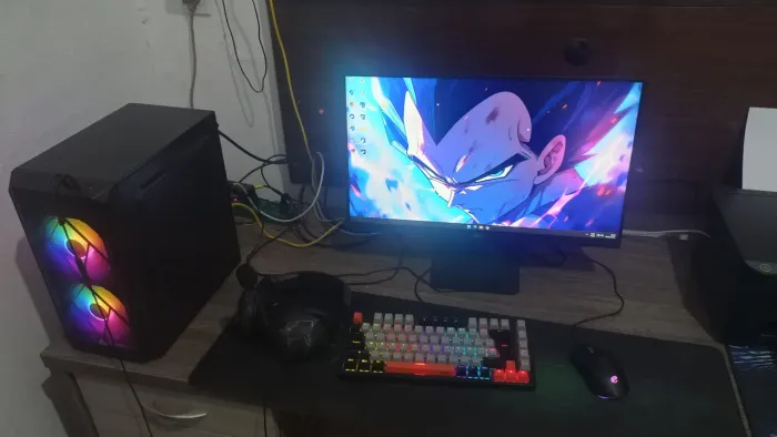 Pc gamer Ryzen 3200g + RX 550 + 16 g ddr4 + SSD 500 gigas + periféricos+ monitor 100 hz